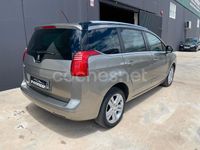 Usado Peugeot 5008 Style 120 CV (88 kW) 2016 Beige Monovolumen