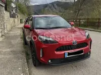 Käytetty Toyota Yaris Cross Active 116 HP (85 kW) 2023 Punainen Katumaasturi