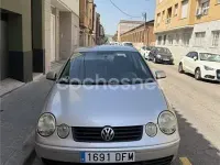 Usado VW Polo Trendline 75 CV (55 kW) 2003 Gris / plata Berlina