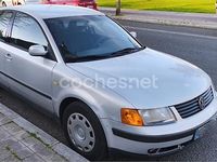 Usado VW Passat Comfortline 110 CV (80 kW) 1999 Gris / plata Berlina