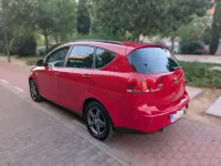 Usado Seat Altea I-Tech 105 CV (77 kW) 2015 Rojo Monovolumen