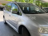 Usado VW Touran Trendline 100 CV (73 kW) 2004 Gris / plata Monovolumen