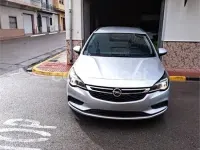 Usado Opel Astra Dynamic 110 CV (80 kW) 2019 Gris / plata Familiar