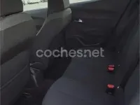 Usado Peugeot 2008 Active 100 CV (73 kW) 2022 Naranja SUV