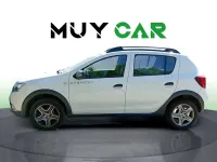 Usado Dacia Sandero Stepway 90 CV (66 kW) 2017 Blanco Utilitario