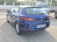 Usado Seat Leon Style 110 CV (80 kW) 2018 Azul Berlina