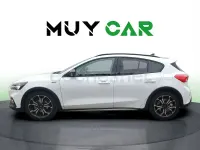 Usado Ford Focus Active 125 CV (91 kW) 2021 Blanco Berlina