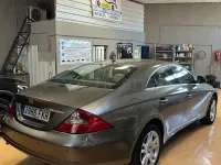 Usado Mercedes CLS320 224 CV (164 kW) 2007 Gris / plata Coupe