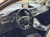 Usado Lexus CT200h Executive Line 136 CV (100 kW) 2018 Gris Utilitario
