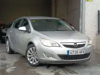 Usado Opel Astra Enjoy 116 CV (85 kW) 2011 Gris Utilitario