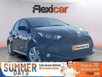 Usado Toyota Yaris Hybrid Active 116 CV (85 kW) 2021 Negro Berlina