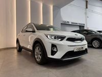 Usado Kia Stonic 84 CV (61 kW) 2018 Blanco SUV