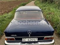 Usado Mercedes 200 109 CV (80 kW) 1985 Azul Berlina