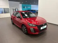 Usado Peugeot 208 Active 100 CV (73 kW) 2024 Rojo Utilitario
