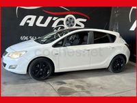 Usado Opel Astra Enjoy 110 CV (80 kW) 2010 Blanco Berlina