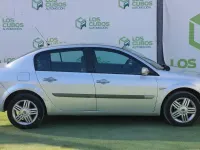 Usado Renault Mégane Dynamique 115 CV (84 kW) 2004 Gris Berlina