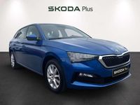 Usado Skoda Scala Ambition 95 CV (69 kW) 2022 Azul Utilitario