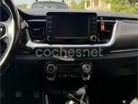 Usado Kia Stonic 100 HP (73 kW) 2020 Vermelho SUV