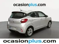 Usado Hyundai i10 67 CV (49 kW) 2021 Gris Utilitario