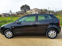 Usado VW Polo Trendline 75 CV (55 kW) 2004 Negro Utilitario