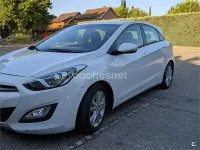 Usado Hyundai i30 110 CV (80 kW) 2013 Blanco Berlina