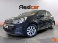 Usado Kia Rio 84 CV (61 kW) 2017 Negro Utilitario