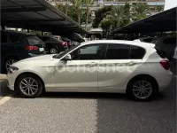 Usado BMW 118 150 CV (110 kW) 2019 Blanco Berlina