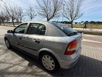 Usado Opel Astra Comfort 75 CV (55 kW) 2000 Gris / plata Berlina