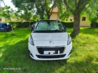 Usado Peugeot 5008 Allure 120 CV (88 kW) 2015 Blanco Monovolumen