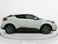 Begagnad Toyota C-HR Advance 184 HK (135 kW) 2022 Vit SUV