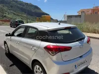 Usado Hyundai i20 Active 100 CV (73 kW) 2016 Gris / plata Berlina