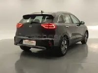 Usado Kia Niro 141 CV (103 kW) 2020 Gris / plata SUV
