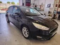 Usado Ford Focus Trend 125 CV (91 kW) 2015 Negro Berlina