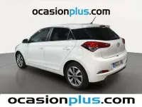 Usado Hyundai i20 75 CV (55 kW) 2016 Blanco Utilitario