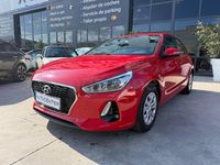 Usado Hyundai i30 140 CV (102 kW) 2017 Rojo Familiar