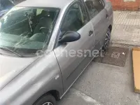 Usado Seat Cordoba Sport 100 CV (73 kW) 2008 Gris / plata Berlina