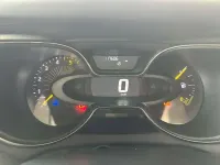 Usado Renault Captur Zen 110 CV (80 kW) 2015 Plateado SUV