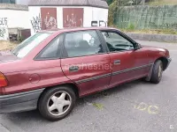 Usado Opel Astra 100 CV (73 kW) 1994 Granate Berlina