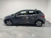 Usado Hyundai i20 84 CV (61 kW) 2024 Gris Utilitario