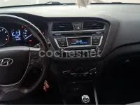 Usado Hyundai i20 84 CV (61 kW) 2018 Blanco Berlina