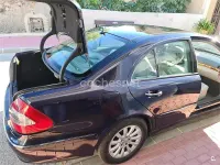 Usado Mercedes E220 Elegance 150 CV (110 kW) 2007 Azul Berlina