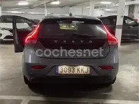 Usado Volvo V40 Momentum 122 CV (89 kW) 2018 Gris / plata Berlina