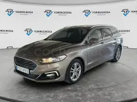 Usado Ford Mondeo Titanium 150 CV (110 kW) 2019 Beige Familiar