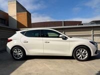 Usado Seat Leon Style 116 CV (85 kW) 2021 Blanco SUV