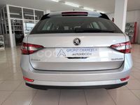 Usado Skoda Superb Ambition 150 CV (110 kW) 2019 Gris / plata Familiar