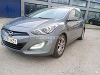 Usado Hyundai i30 110 CV (80 kW) 2014 Gris / plata Berlina