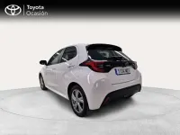 Usado Toyota Yaris Active 116 CV (85 kW) 2025 Blanco Utilitario