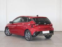 Usado Hyundai i20 100 CV (73 kW) 2024 Rojo Utilitario