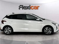 Usado Hyundai i20 101 CV (74 kW) 2024 Blanco Berlina