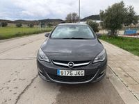 Usado Opel Astra Dynamic 136 CV (100 kW) 2015 Gris / plata Berlina